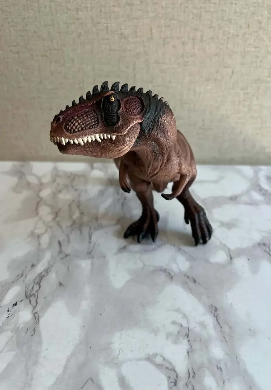 Schleich Giganotosaurus Adult Dinosaur Figure Brown with Hinged Jaw